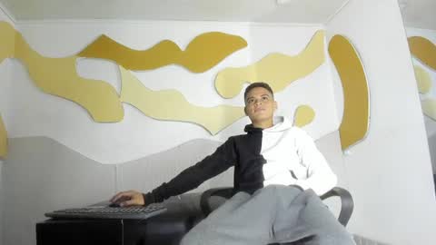 Snapshot of edylucianni chatting on 10, 7, 2026 EdyLucianni online show from 10, 7, 2026