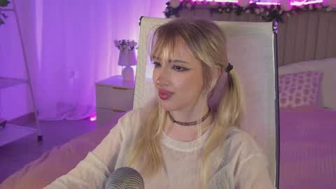 Snapshot of eevamarie chatting on 6, 5, 2026 EVA NON NUDE online show from 6, 5, 2026