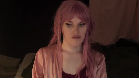 Effie Mur online show from 20, 1, 2025