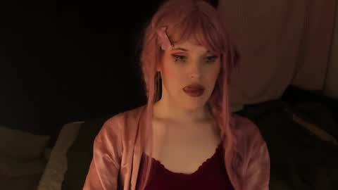 Effie Mur online show from 22, 1, 2025