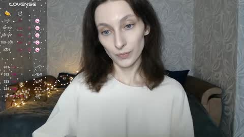 Snapshot of effy_gray chatting on 9, 10, 2025 Anna online show from 9, 10, 2025