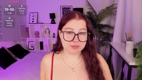 Snapshot of effyblush chatting on 3, 12, 2025 Effy online show from 3, 12, 2025