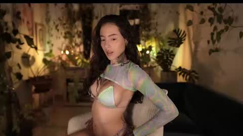 Snapshot of effylowell_ chatting on 23, 6, 2026 Effy online show from 23, 6, 2026