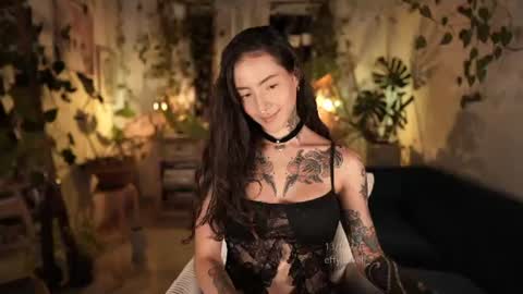 Snapshot of effylowell_ chatting on 14, 7, 2026 Effy online show from 14, 7, 2026