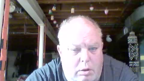 Snapshot of efriff chatting on 5, 8, 2026 efriff online show from 5, 8, 2026