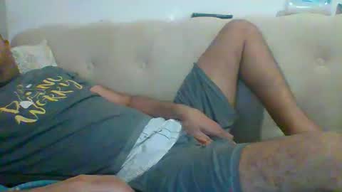 Snapshot of egyman2022 chatting on 17, 11, 2025 Im momo 35 Egyptian at Dubai online show from 17, 11, 2025