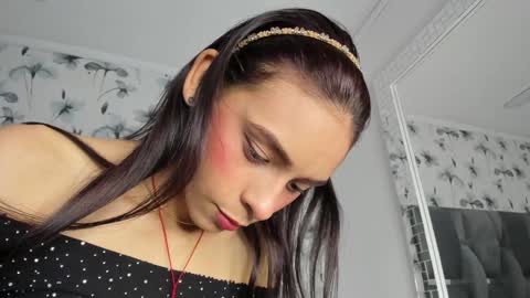 Snapshot of ehotloveaxxx chatting on 20, 12, 2024 Valery online show from 20, 12, 2024