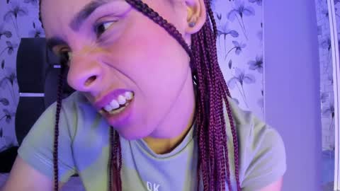 Snapshot of ehotloveaxxx chatting on 31, 12, 2024 Valery online show from 31, 12, 2024