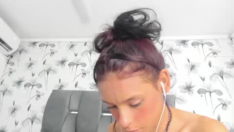 Snapshot of ehotloveaxxx chatting on 13, 9, 2025 Valery online show from 13, 9, 2025