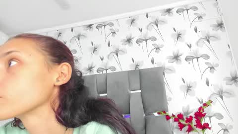 Snapshot of ehotloveaxxx chatting on 27, 9, 2025 Valery online show from 27, 9, 2025