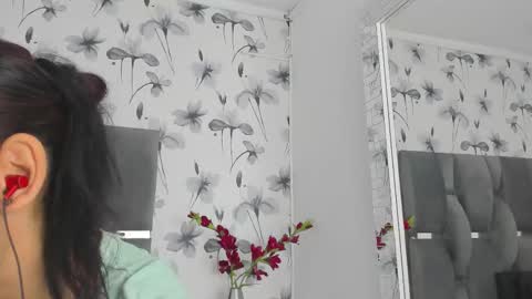 Snapshot of ehotloveaxxx chatting on 7, 10, 2025 Valery online show from 7, 10, 2025