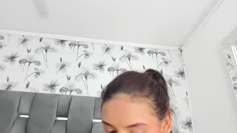 Snapshot of ehotloveaxxx chatting on 21, 10, 2025 Valery online show from 21, 10, 2025