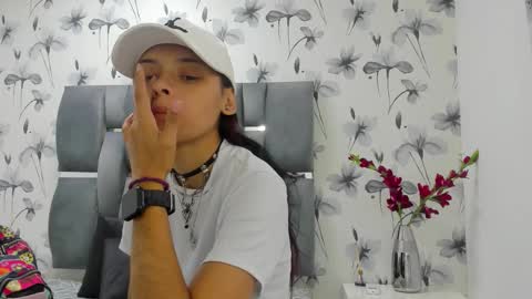 Snapshot of ehotloveaxxx chatting on 1, 11, 2025 Valery online show from 1, 11, 2025