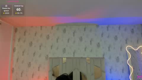 Snapshot of eidan_tay chatting on 8, 5, 2026 eidan_tay online show from 8, 5, 2026
