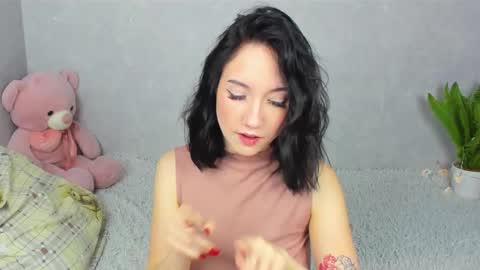 eileenmoores online show from 5, 12, 2025