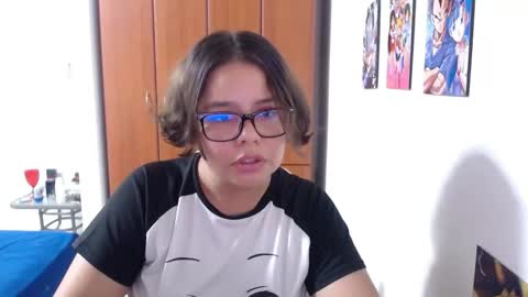 Snapshot of eimy_saenzz chatting on 25, 10, 2025 eimy_saenzz online show from 25, 10, 2025