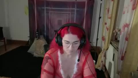 Snapshot of einfach_dani chatting on 1, 12, 2025 einfach_dani online show from 1, 12, 2025