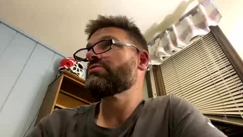 Snapshot of ejbooker11 chatting on 27, 10, 2025 PiedPiper online show from 27, 10, 2025