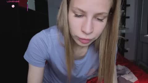 Snapshot of el1s_evans chatting on 26, 5, 2026 please read my bio there is information about private shows and about my personality online show from 26, 5, 2026