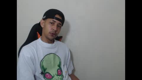 Snapshot of el_menor chatting on 15, 5, 2026 Instagram BelowAbajo online show from 15, 5, 2026