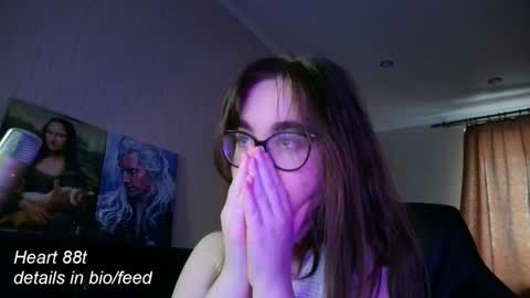 Snapshot of el_sweety chatting on 4, 2, 2025 If you like it when I meow give me a thumbs up online show from 4, 2, 2025