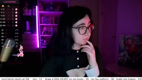 Snapshot of el_sweety chatting on 21, 7, 2026 If you like it when I meow give me a thumbs up online show from 21, 7, 2026