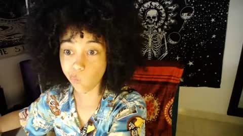 Snapshot of ela_0 chatting on 15, 6, 2026 Ela Help me reach 100 thumbs up online show from 15, 6, 2026