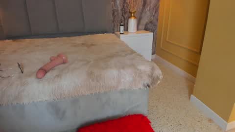   online show from 10, 12, 2024