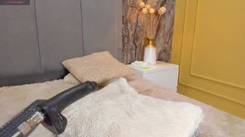   online show from 11, 12, 2024