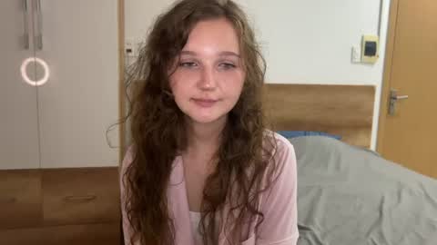 Snapshot of ela_wish chatting on 17, 6, 2026 Ela online show from 17, 6, 2026