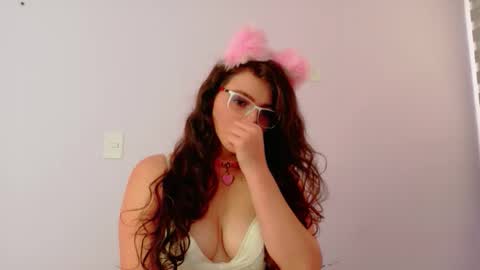 Snapshot of elagance0906 chatting on 23, 10, 2025 elagance0906 online show from 23, 10, 2025