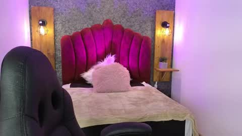 Snapshot of elaia_muller chatting on 21, 11, 2025 Elaia online show from 21, 11, 2025