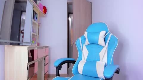 Snapshot of elalux777 chatting on 2, 10, 2025 elalux777 online show from 2, 10, 2025