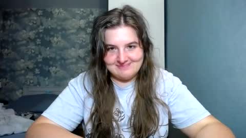 Snapshot of elanis_blair chatting on 15, 7, 2026 Elanis online show from 15, 7, 2026