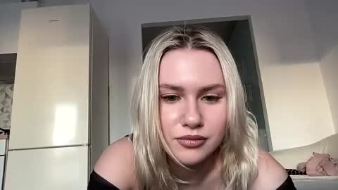 elaraluxxxe online show from 22, 2, 2025
