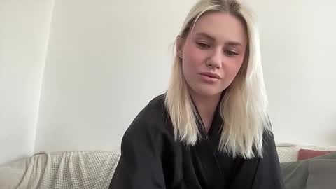 elaraluxxxe online show from 17, 9, 2025