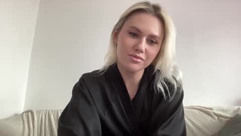 elaraluxxxe online show from 24, 9, 2025