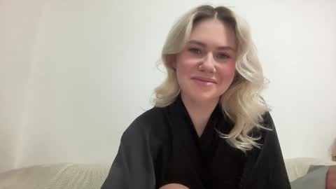 elaraluxxxe online show from 2, 12, 2025