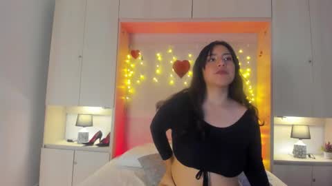 Snapshot of elarey_ chatting on 12, 3, 2026 elarey_ online show from 12, 3, 2026