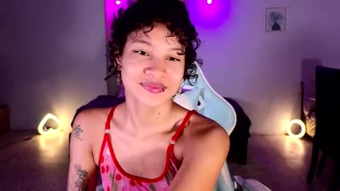 Snapshot of elaseles23 chatting on 17, 9, 2025 elaseles23 online show from 17, 9, 2025