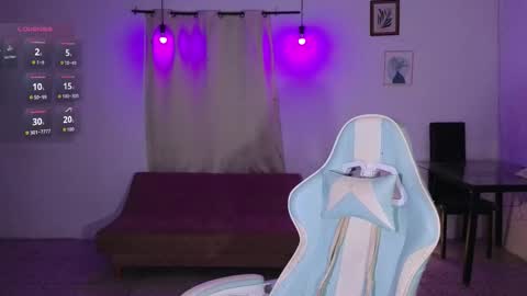 Snapshot of elaseles23 chatting on 8, 11, 2025 elaseles23 online show from 8, 11, 2025