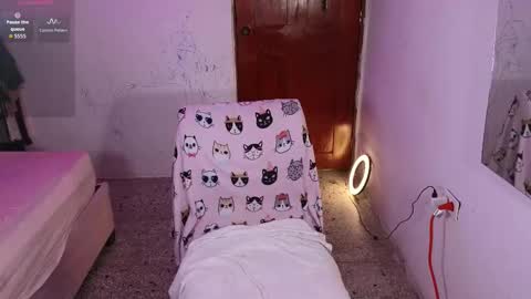 Snapshot of elaseles23 chatting on 10, 11, 2025 elaseles23 online show from 10, 11, 2025