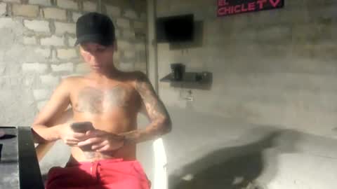 Snapshot of elchicletv chatting on 14, 1, 2025 El CHICLE TV - SHOW online show from 14, 1, 2025