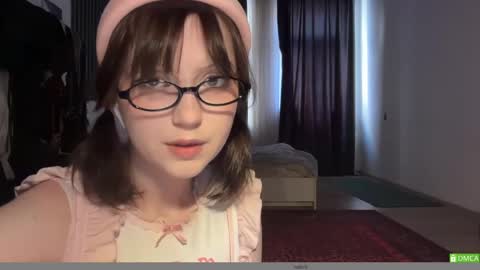 Snapshot of electric_woman chatting on 7, 6, 2026 Aleksa online show from 7, 6, 2026