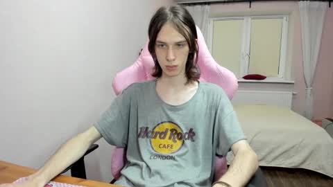 Snapshot of eleganc3 chatting on 19, 9, 2025 eleganc3 online show from 19, 9, 2025