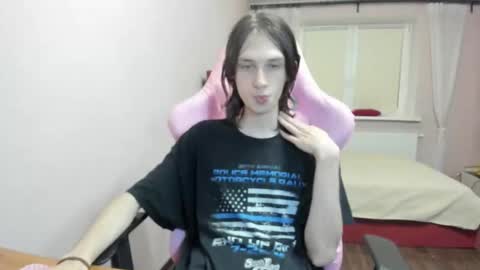 Snapshot of eleganc3 chatting on 26, 9, 2025 eleganc3 online show from 26, 9, 2025