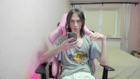 Snapshot of eleganc3 chatting on 26, 10, 2025 eleganc3 online show from 26, 10, 2025