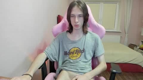 Snapshot of eleganc3 chatting on 28, 10, 2025 eleganc3 online show from 28, 10, 2025