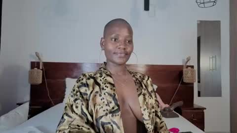 Snapshot of elegant_ebony chatting on 28, 7, 2026 Nika online show from 28, 7, 2026