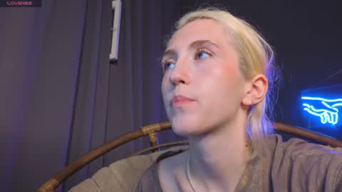 Snapshot of elen__moore chatting on 27, 6, 2026 Elen online show from 27, 6, 2026